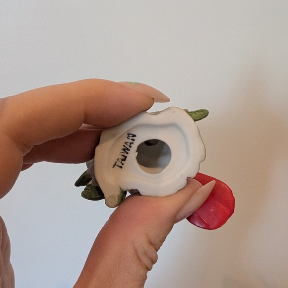 Red Cardinal Bird Figurine - Picture 5 of 7